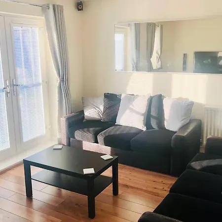 Holiday home Canal Waterfront Townhouse *