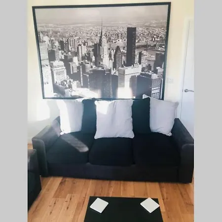 Canal Waterfront Townhouse Holiday home Leeds (West Yorkshire)