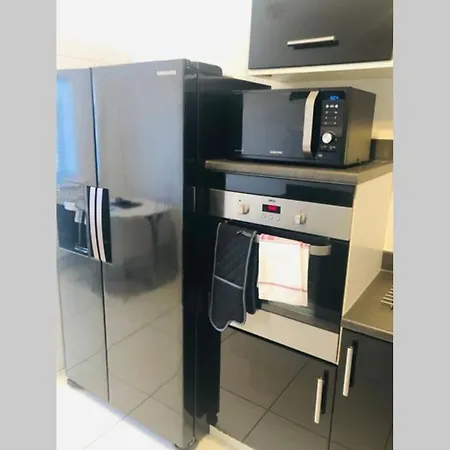 Σπίτι διακοπών Canal Waterfront Townhouse