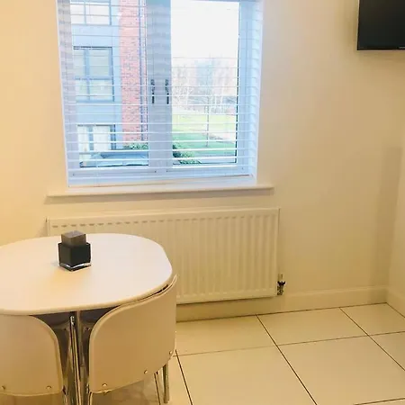 Canal Waterfront Townhouse Holiday home